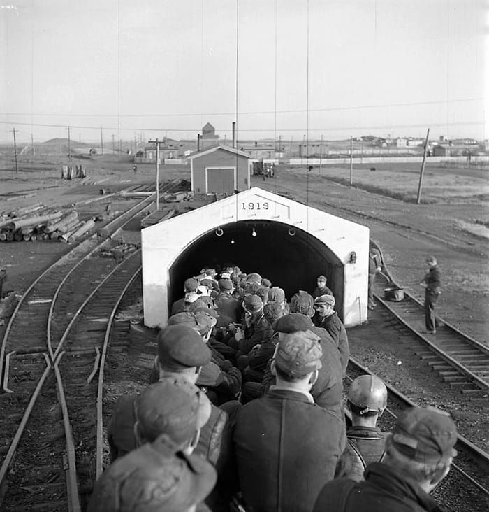 7am start of shift, 1949
